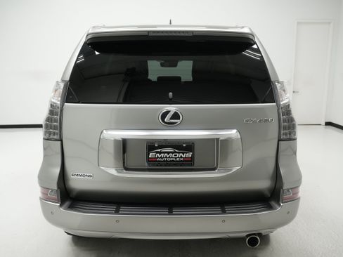 Used 2022 Lexus GX 460 Luxury w/ Off Road Package AWD/4WD image 5