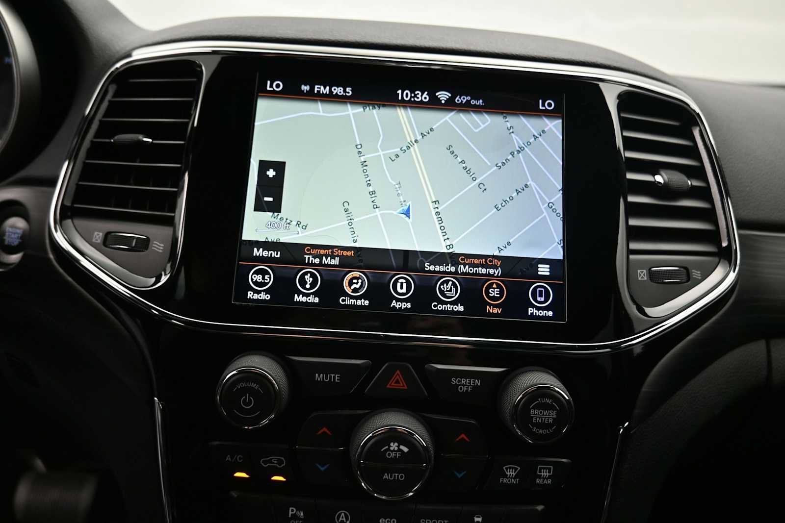 Used 2019 Jeep Grand Cherokee Altitude AWD/4WD image 13