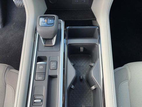 New 2025 Nissan Pathfinder SV image 27