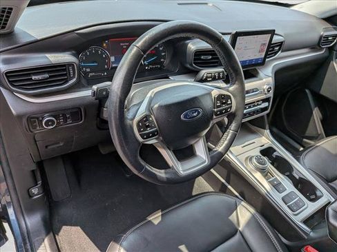 Used 2023 Ford Explorer XLT w/ Equipment Group 202A RWD image 10