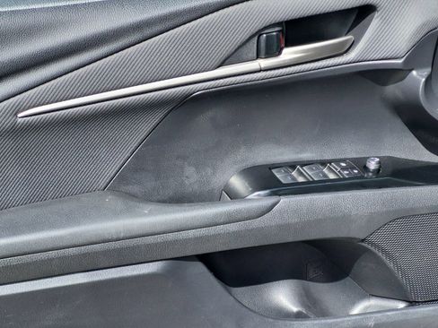 Used 2025 Toyota Camry SE FWD image 10