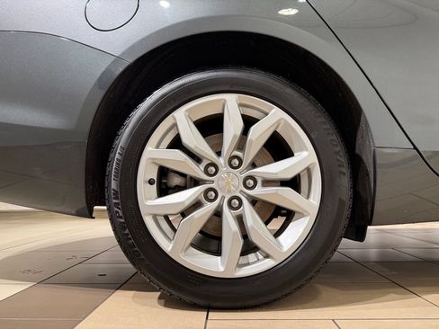 Used 2019 Chevrolet Impala LT FWD image 9
