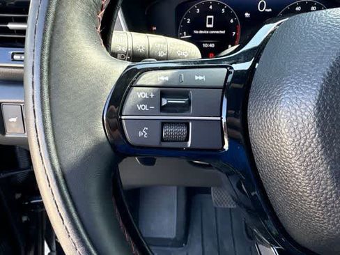 Used 2025 Honda Pilot Black Edition image 12