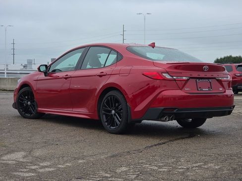 Used 2025 Toyota Camry SE FWD image 21