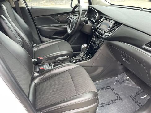Used 2022 Buick Encore Preferred AWD/4WD image 17