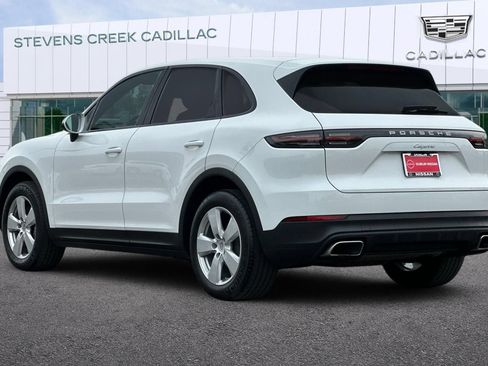 Used 2023 Porsche Cayenne AWD/4WD image 5