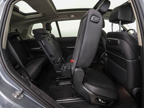 Used 2024 BMW X7 xDrive40i w/ Premium Package AWD/4WD image 36