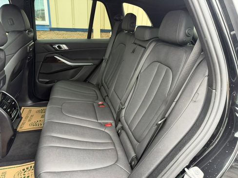 Used 2022 BMW X5 xDrive40i w/ Climate Comfort Package image 17