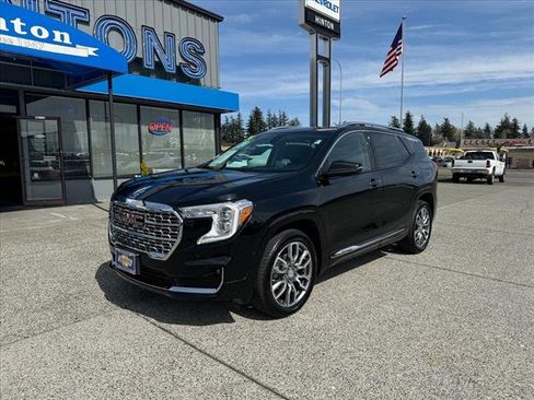 Used 2024 GMC Terrain Denali AWD/4WD image 1