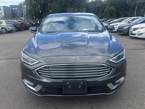 Used 2017 Ford Fusion SE w/ Fusion SE Technology Package FWD image 2