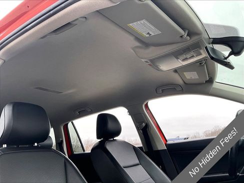 Used 2018 Volkswagen Tiguan SE AWD/4WD image 18