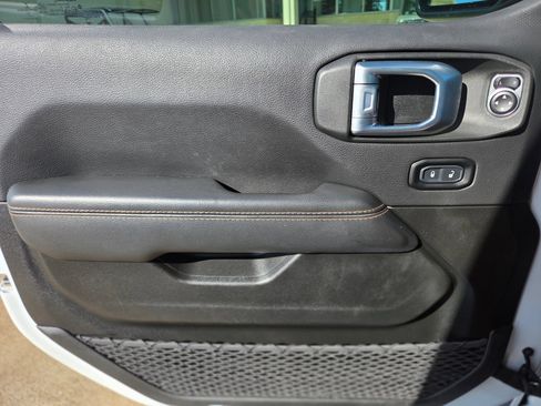 Used 2022 Jeep Gladiator Overland AWD/4WD image 28