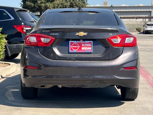 Used 2017 Chevrolet Cruze LT image 8