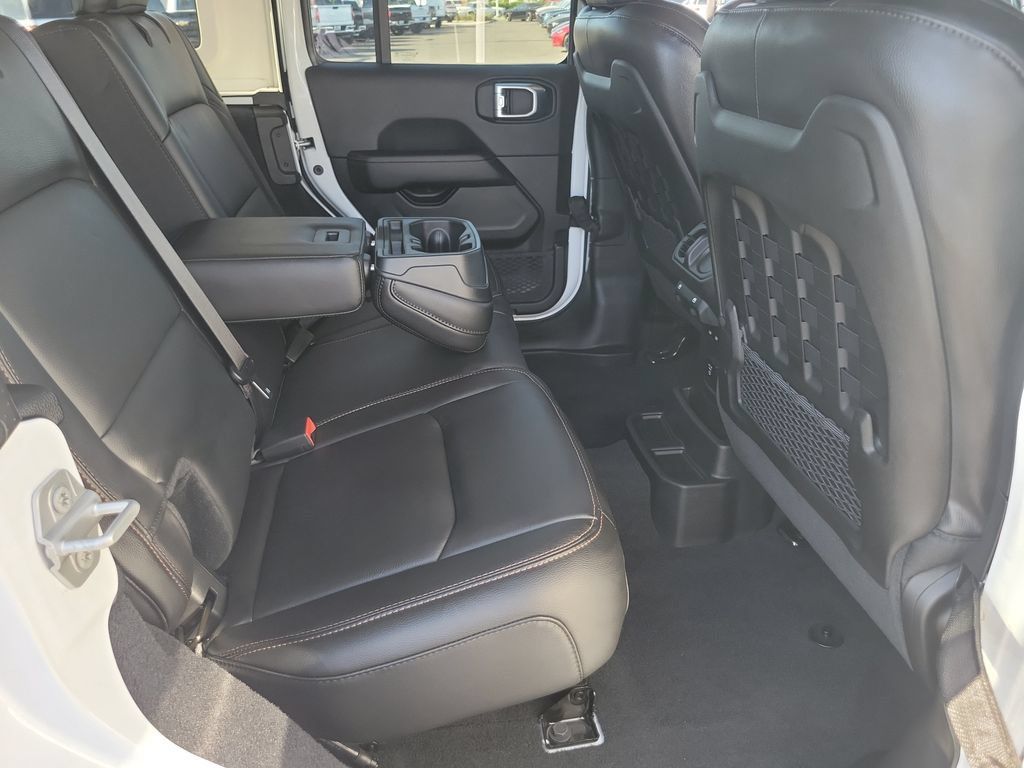 Used 2022 Jeep Wrangler Unlimited Rubicon AWD/4WD image 24