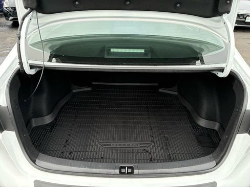 Used 2023 Toyota Corolla LE image 12