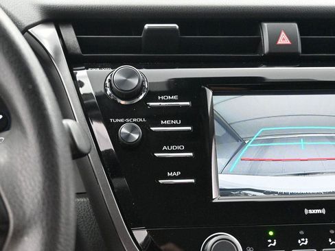 Used 2020 Toyota Camry LE FWD image 20