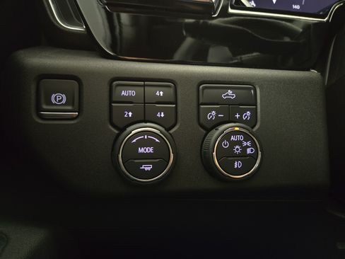 Certified 2026 Chevrolet Silverado 1500 RST AWD/4WD image 25