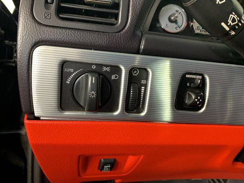 Used 2004 Ford Thunderbird image 17