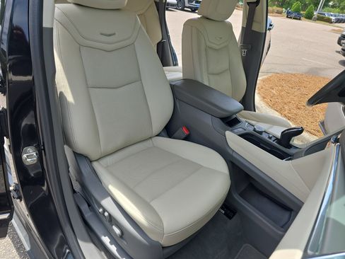 Used 2022 Cadillac XT5 Premium Luxury FWD image 10