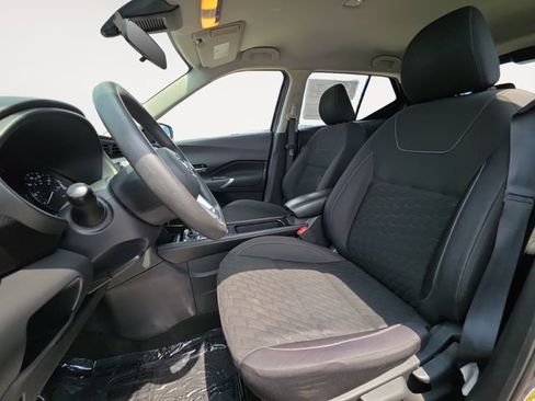 Used 2021 Nissan Kicks SV FWD image 9