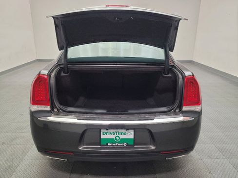 Used 2019 Chrysler 300 Limited RWD image 29