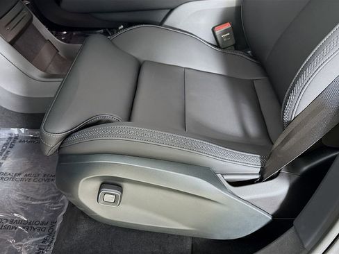 New 2025 Volvo EX90 Ultra w/ Protection Package Premier image 18