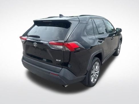 Used 2023 Toyota RAV4 XLE Premium FWD image 5