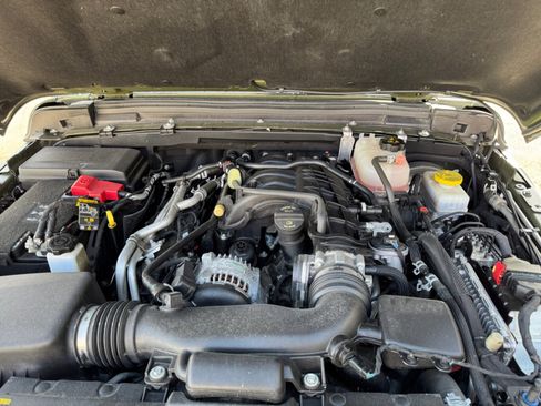 Used 2022 Jeep Wrangler Sport AWD/4WD image 19
