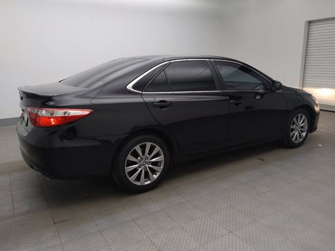Used 2017 Toyota Camry SE w/ Moonroof Package FWD image 10