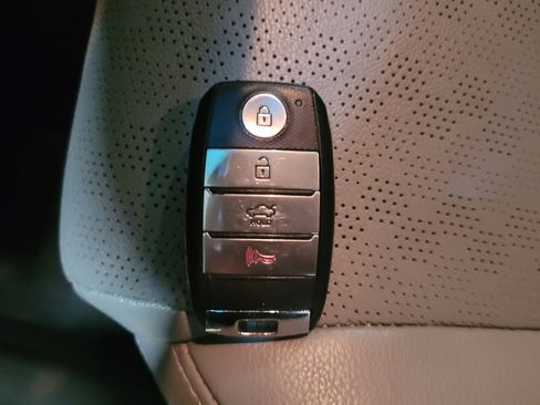 Used 2017 Kia Optima EX image 32