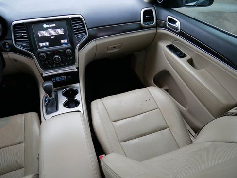 Used 2017 Jeep Grand Cherokee Limited w/ Luxury Group II image 11