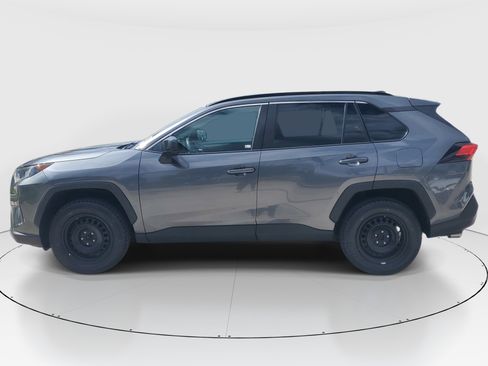 Used 2021 Toyota RAV4 LE FWD image 6