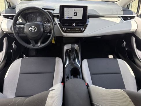 Used 2025 Toyota Corolla LE FWD image 11