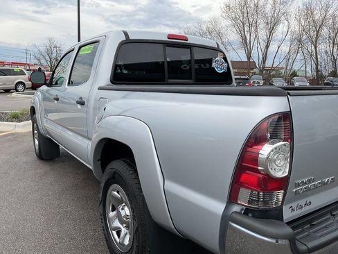 Used 2011 Toyota Tacoma 4x4 Double Cab w/ SR5 Pkg #2 image 5