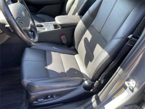 Used 2019 Chevrolet Impala LT w/ LT Convenience Package FWD image 12