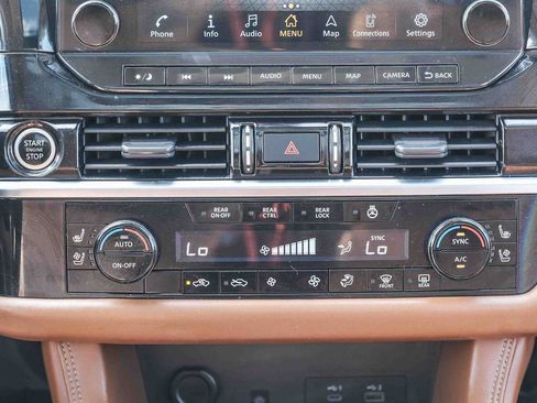 Used 2022 Nissan Pathfinder Platinum w/ Lighting Package (N92) FWD image 16