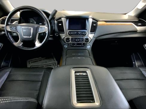 Used 2020 GMC Yukon XL Denali w/ Denali Premium Package AWD/4WD image 15