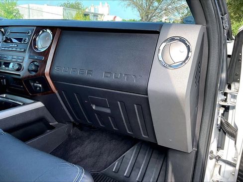 Used 2012 Ford F350 Lariat image 19