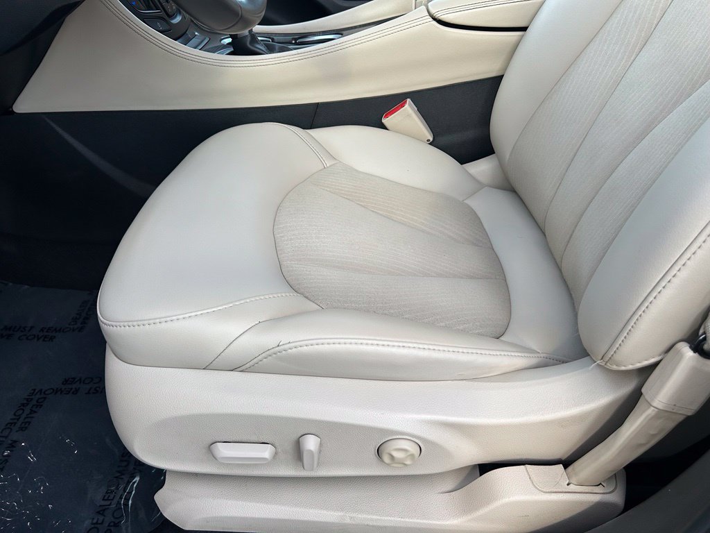 Used 2019 Buick Envision Preferred w/ LPO, Cargo Package FWD image 11