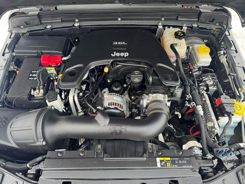 Used 2019 Jeep Wrangler Sport image 21