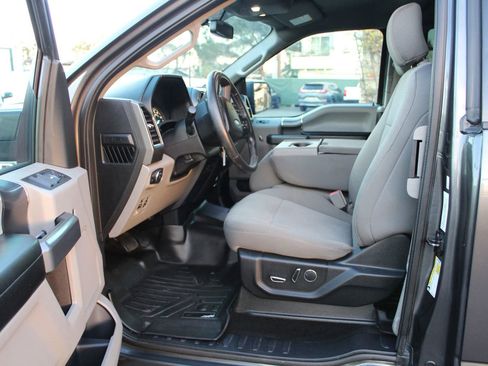 Used 2018 Ford F150 XLT w/ Equipment Group 302A Luxury image 9