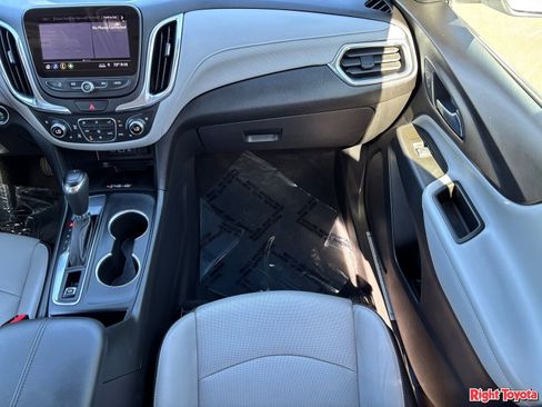Used 2020 Chevrolet Equinox Premier FWD image 17