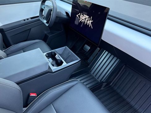 Used 2024 Tesla Cybertruck AWD Crew Cab image 14