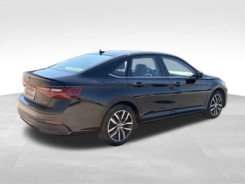 Used 2025 Volkswagen Jetta SE FWD image 7