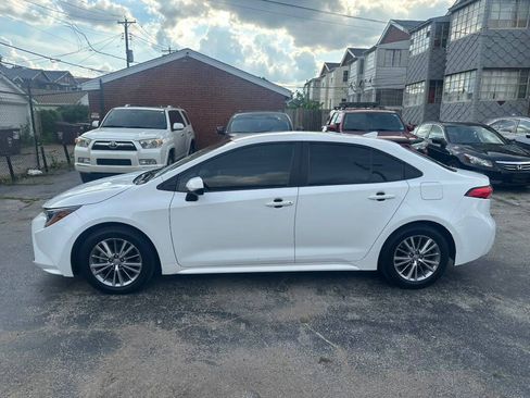 Used 2020 Toyota Corolla LE FWD image 5