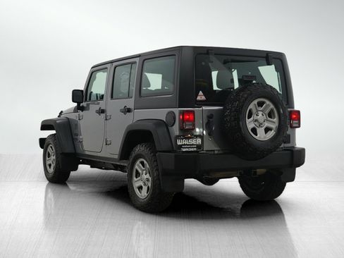 Used 2013 Jeep Wrangler Unlimited Sport image 3