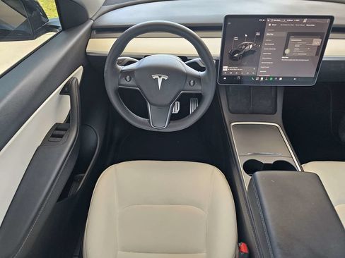 Used 2022 Tesla Model Y Performance AWD/4WD image 16