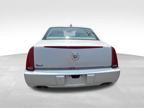Used 2011 Cadillac DTS Platinum FWD image 3