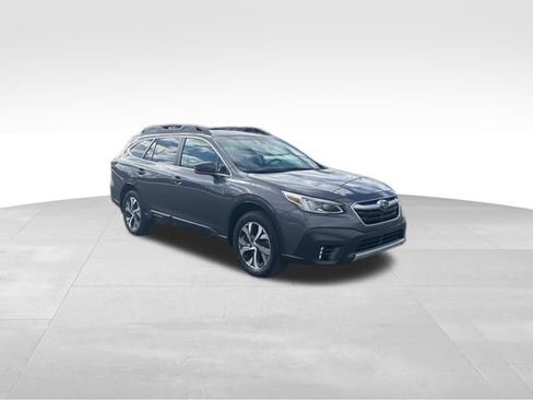 Used 2022 Subaru Outback Limited image 7