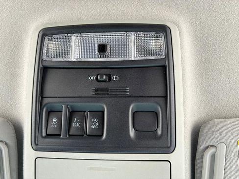 Used 2019 Toyota 4Runner SR5 AWD/4WD image 11